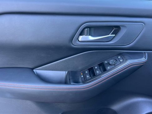 Used 2025 Nissan Rogue SV image 13