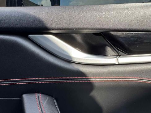 Used 2018 Maserati Levante GranSport image 33