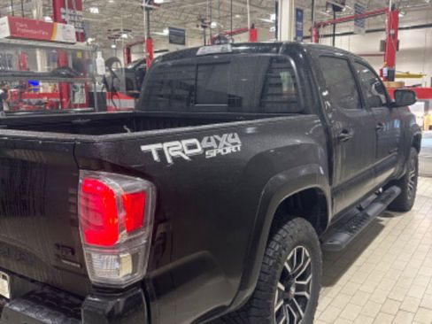 Used 2023 Toyota Tacoma TRD Sport w/ Advanced Technology Package image 6