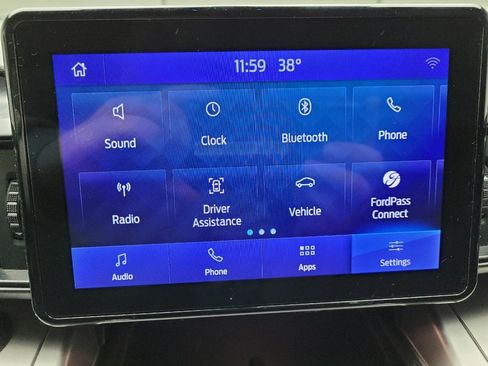 Used 2021 Ford Explorer XLT image 25