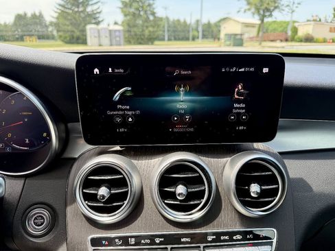 Used 2022 Mercedes-Benz GLC 300 4MATIC w/ AMG Line image 20