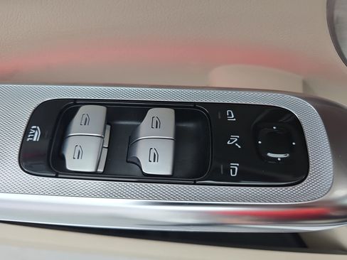 Certified 2024 Mercedes-Benz CLE 450 4MATIC Cabriolet image 27