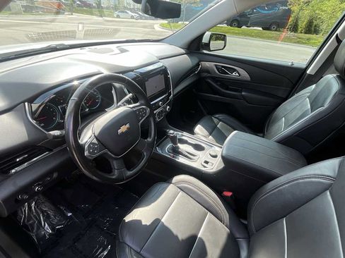 Used 2019 Chevrolet Traverse LT w/ LT Premium Package AWD/4WD image 15