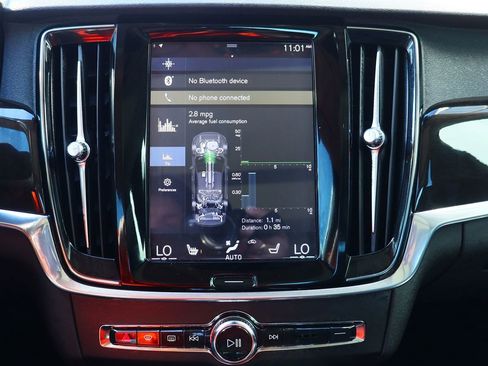 Used 2018 Volvo S90 T8 Momentum w/ Convenience Package image 52