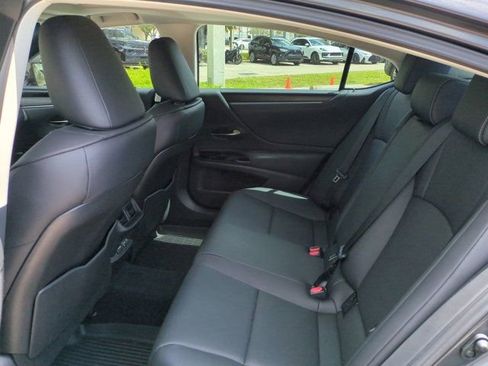 Used 2025 Lexus ES 350 w/ Premium Package image 12