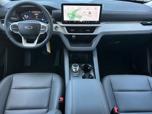 New 2026 Ford Explorer Active w/ Active Comfort Package RWD image 12