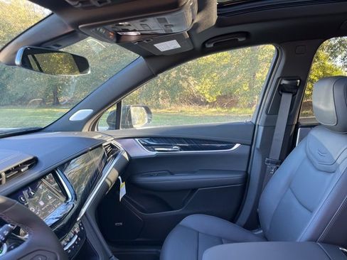 New 2025 Cadillac XT6 Premium Luxury image 18