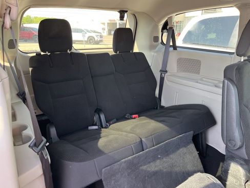 Used 2017 Dodge Grand Caravan SE w/ Power Window Group FWD image 4