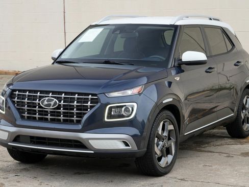 Used 2022 Hyundai Venue Limited FWD image 43
