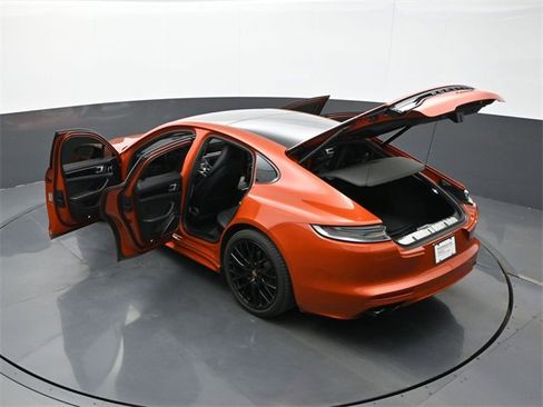 Used 2022 Porsche Panamera 4 Platinum Edition image 29