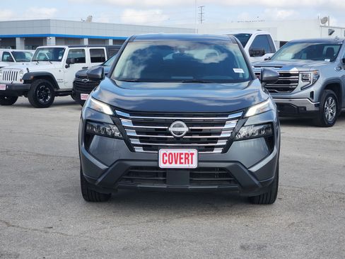 Used 2025 Nissan Rogue SV AWD/4WD image 2