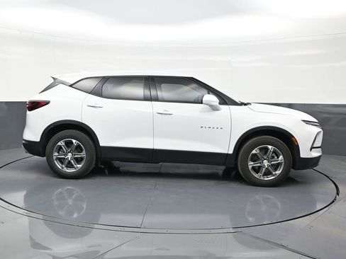 Used 2023 Chevrolet Blazer LT FWD image 6
