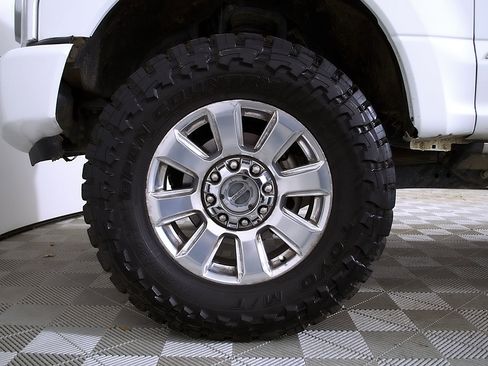 Used 2022 Ford F250 Platinum w/ FX4 Off-Road Package AWD/4WD image 10