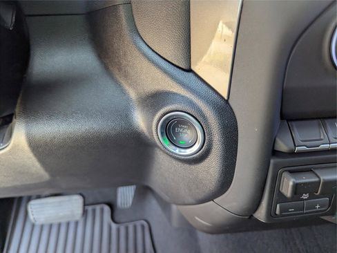 Used 2026 Chevrolet Silverado 2500 Custom w/ Custom Value Package image 17