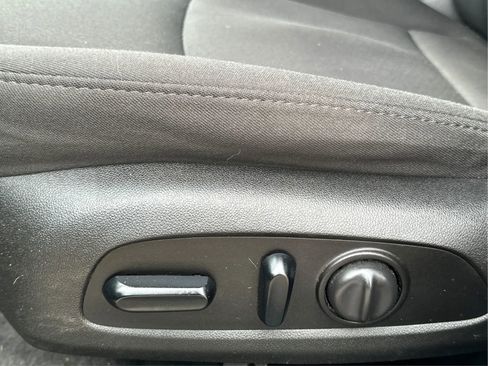 Used 2018 Chevrolet Malibu LT FWD image 27