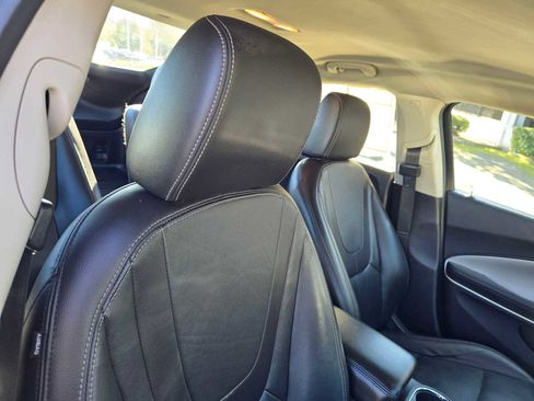 Used 2013 Chevrolet Volt Premium w/ Premium Trim Package image 13