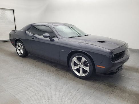 Used 2017 Dodge Challenger R/T image 11