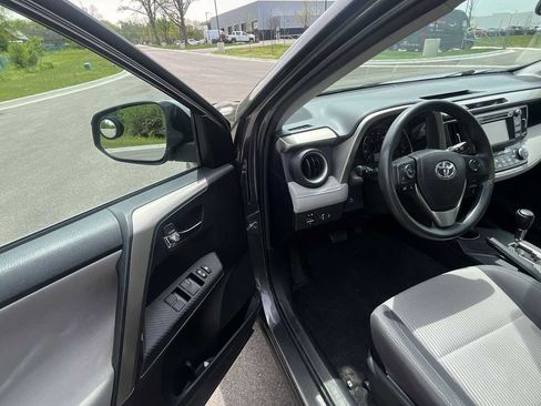 Used 2015 Toyota RAV4 XLE AWD/4WD image 16