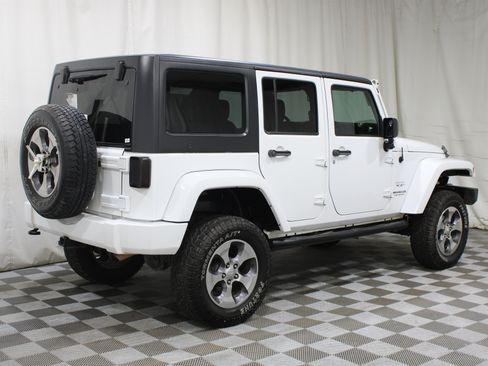 Used 2016 Jeep Wrangler Unlimited Sahara w/ Max Tow Package AWD/4WD image 26