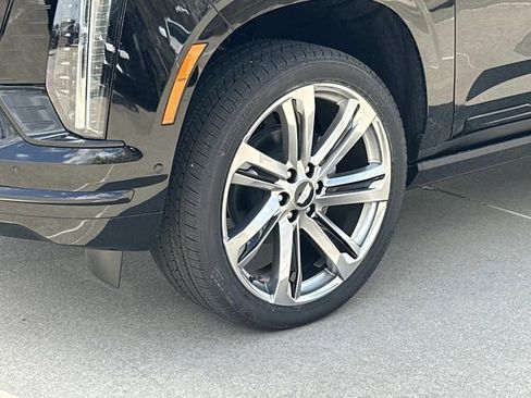 Used 2026 Cadillac Escalade ESV Sport image 17