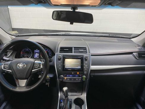 Used 2015 Toyota Camry XSE image 10