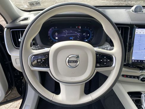 Used 2023 Volvo XC60 B6 Ultimate w/ Protection Package Premier image 18