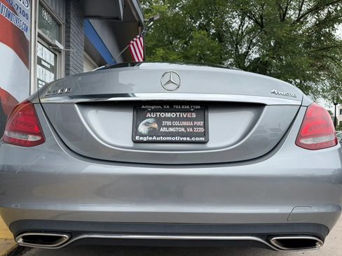 Used 2015 Mercedes-Benz C 300 4MATIC Sedan image 4