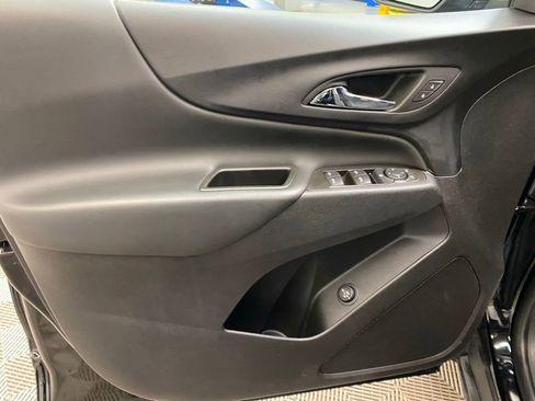 Used 2023 Chevrolet Equinox LT w/ Driver Convenience Package image 11