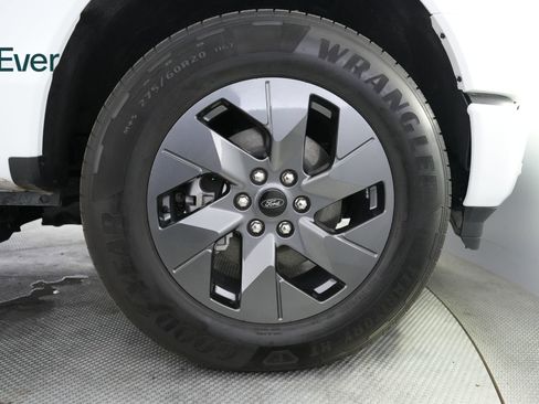 Used 2025 Ford F150 Lightning Flash image 16