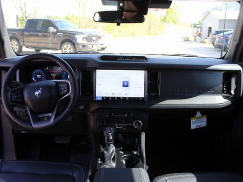 New 2025 Ford Bronco Big Bend w/ Black Diamond Package image 10