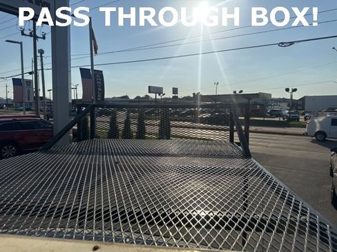 Used 2018 Chevrolet Express 3500 image 36