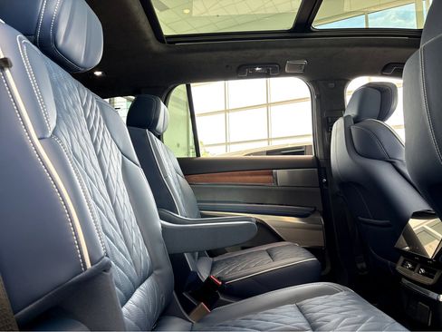 New 2026 Cadillac Vistiq Premium Luxury image 11