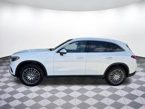 Used 2026 Mercedes-Benz GLC 300 image 2