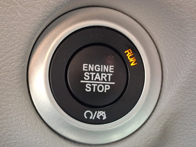 Used 2024 Chrysler Pacifica Touring-L FWD image 24