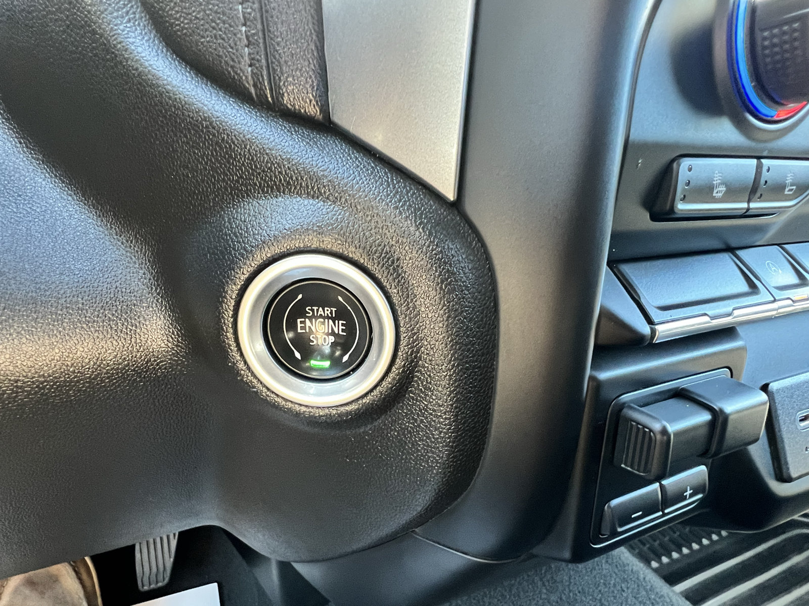 Used 2021 Chevrolet Silverado 1500 LT RWD image 40