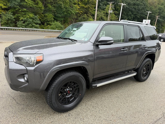 Certified 2023 Toyota 4Runner SR5 Premium w/ Moonroof Package AWD/4WD image 11