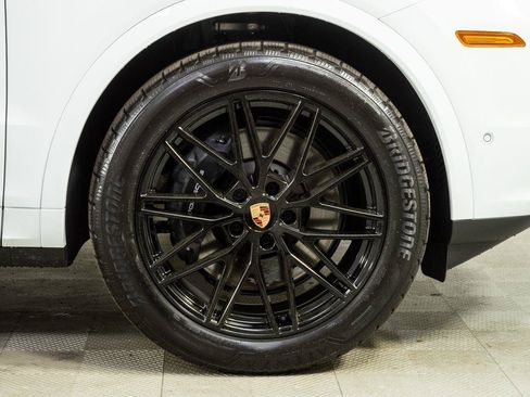 New 2026 Porsche Cayenne Coupe AWD/4WD image 39