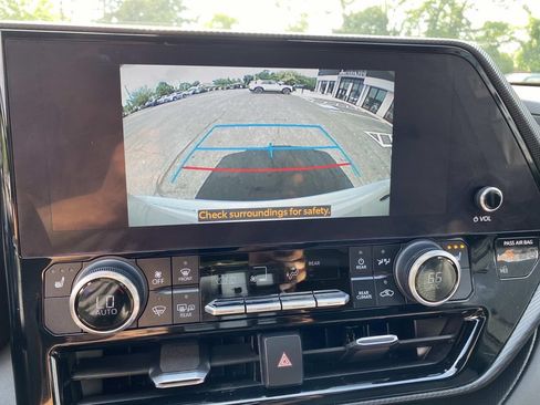 Used 2023 Toyota Highlander XSE AWD/4WD image 15