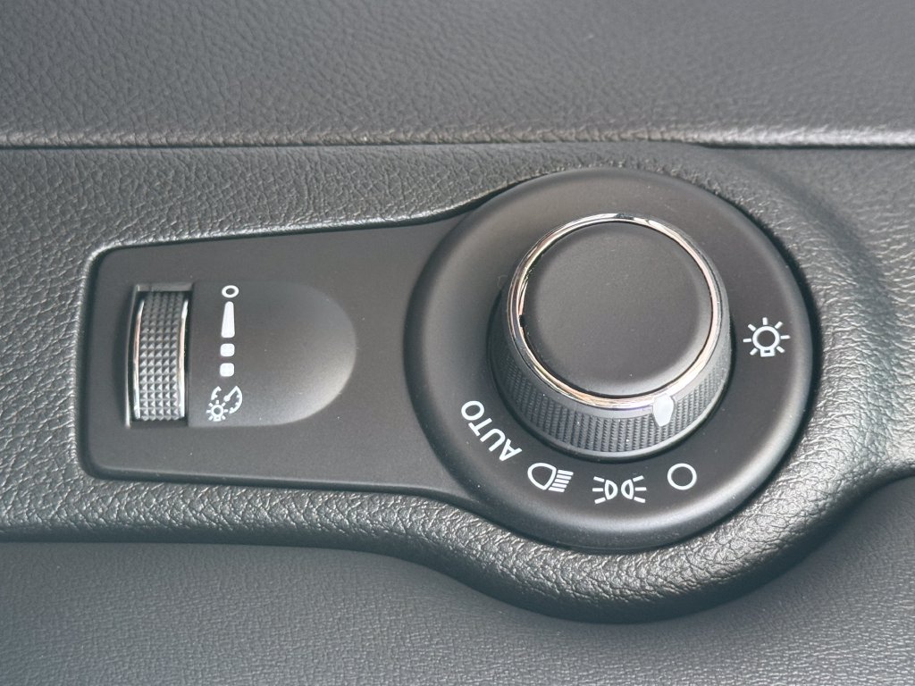Used 2024 Dodge Durango SRT AWD/4WD image 37