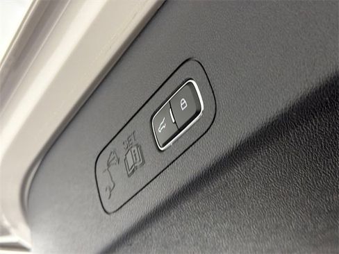 Used 2023 Lincoln Aviator AWD w/ Premium Package image 8