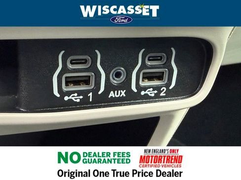 Used 2024 Chrysler Pacifica Touring-L image 14