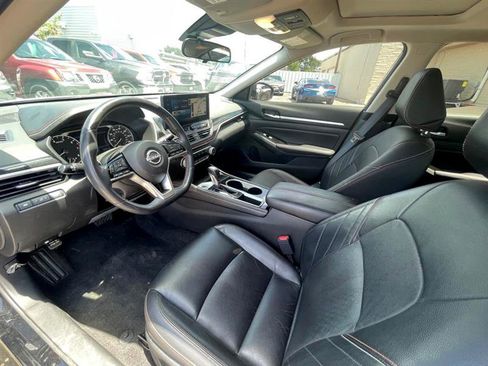 Used 2024 Nissan Altima 2.5 SR w/ SR Premium Package image 11