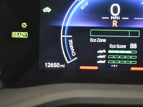 Used 2025 Toyota Camry SE image 34