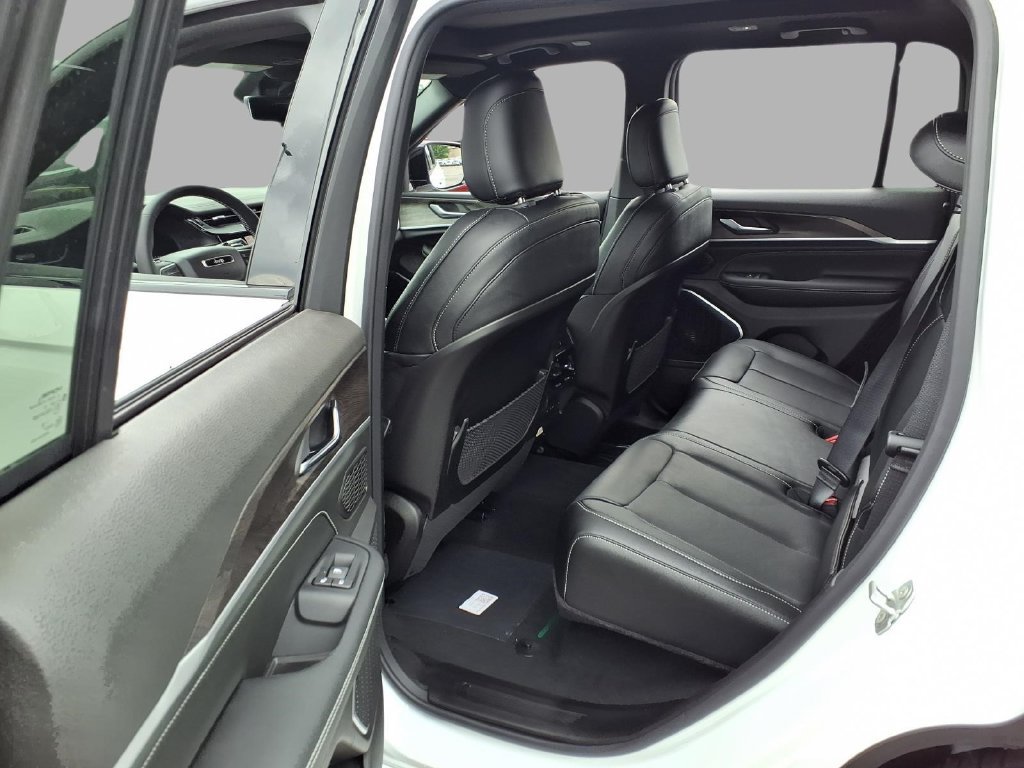 New 2026 Jeep Grand Cherokee Limited AWD/4WD image 22