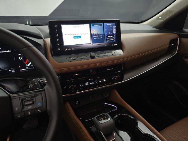 Used 2025 Nissan Rogue Platinum w/ Tech Package FWD image 18