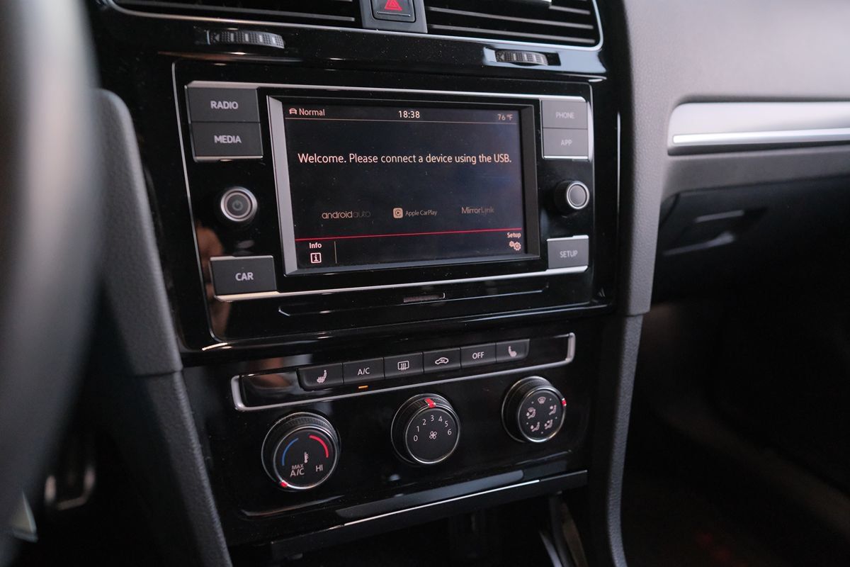 Used 2018 Volkswagen GTI S FWD image 22