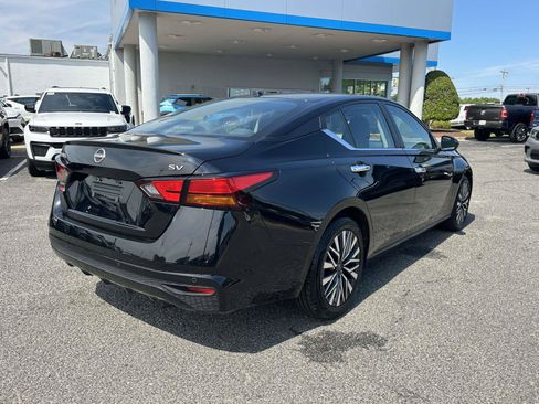 Used 2024 Nissan Altima 2.5 SV FWD image 6