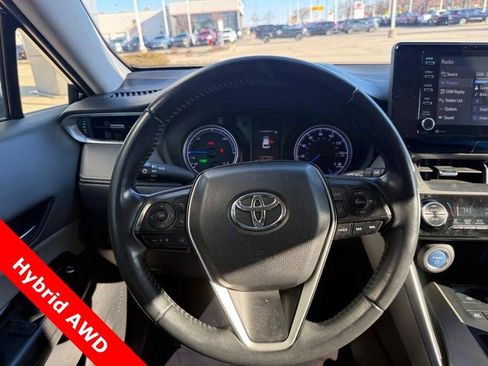 Used 2021 Toyota Venza LE w/ Carpet Mat Package (TMS) image 14