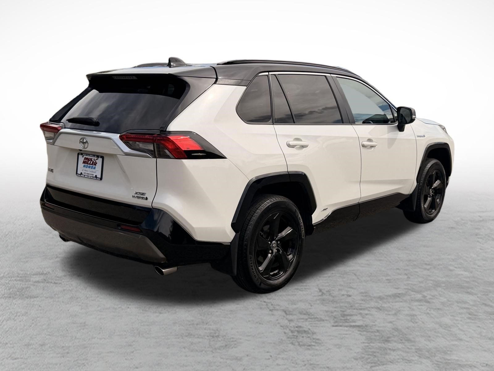 Used 2021 Toyota RAV4 XSE AWD/4WD image 7