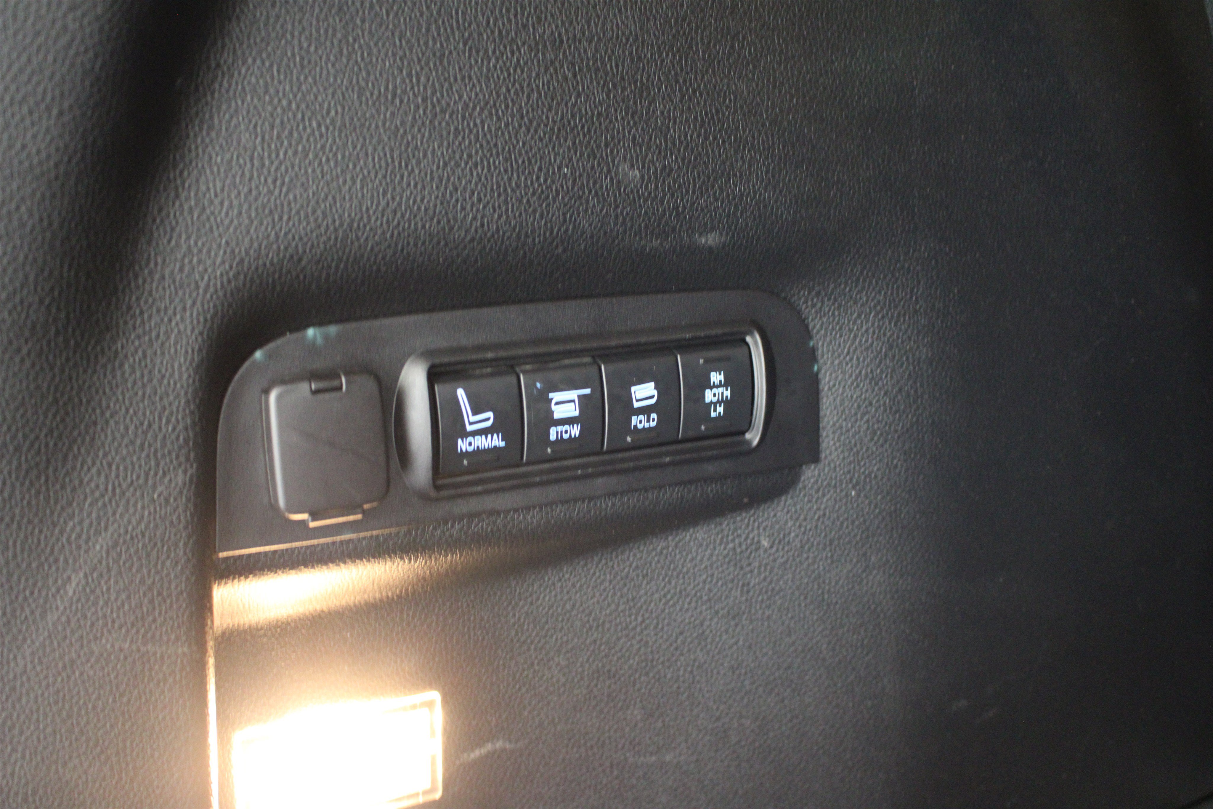 Used 2016 Ford Explorer Sport w/ Equipment Group 401A AWD/4WD image 25